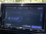 Bluetooth(ブルートゥース)接続機能付き。スマートフォンなどからお気に入りの音楽をワイヤレス再生できます。ドライブがさらに楽しくなりますね。