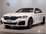 【BMWの伝統】BMWのお車は、“駆け抜ける歓び”を意識し、走行の安定性とコーナリングの良さを追求し、思い通りにハンドルの操作可能です。