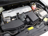 2ZR-FXE型 1.8L 直4 DOHCエンジンと3JM型 交流同期電動機のハイブリッドシステム搭載、FF駆動です。