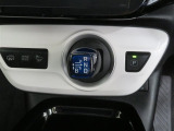 EV/HVモード切替スイッチ、ドライブモードセレクトスイッチ、車両接近通報一時停止スイッチ、エレクトロシフトマチック、Pポジションスイッチ。