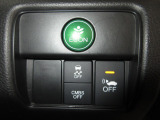 運転席には、調整位置を登録・呼び出しできるメモリー機能付き。運転を交代した際などに便利です。