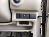 安全関連装備のスイッチはまとまって配置されています。ビルトインタイプのETC車載器も装備されています。