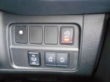両側電動スライドドアです!車内や、インテリジェントキーからの開閉や、ドアハンドルに付いたスイッチを押すだけでワンタッチでドアの開閉が可能です。両手が塞がっているときなどに便利ですね!