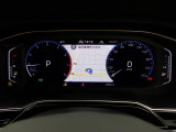 【Digital Cockpit Pro】視認性の良いデジタルメーターは燃費、走行時間などのドライビングデータを表示可能です。