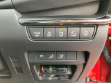 安全装置のスイッチはドライバーの扱いやすい場所に配置されています。