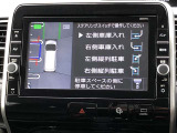 【パーキングアシスト機構搭載 アラウンドビューモニター装備】 フロント・左右ドアミラー・リヤの4つのカメラにより、車両を真上から見ているような映像をディスプレイに表示します。