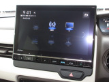 ナビゲーションはギャザズ9インチメモリーナビ(LXU-237NBi)が装着されております。AM、FM、CD、DVD再生、音楽録音再生、フルセグTV、Bluetoothがご使用いただけます。