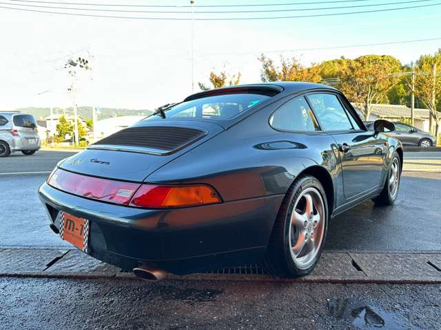 中古車 ポルシェ 911 カレラ クーペII ティプトロニックS 正規D車右H後期型バリオラム整保取有 の中古車詳細 (41,000km,  ダークグリーン, 福岡県, 1,485万円) | 中古車情報・中古車検索なら【車選びドットコム（車選び.com）】