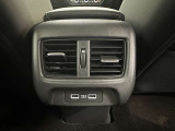2列目にもエアコンの吹き出し口がありますので、車内の温度はどこに座っても快適です!
