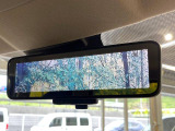 【問合せ:0749-27-4907】【デジタルルームミラー】後席の大きな荷物や同乗者で後方が確認しづらい時でも安心!カメラが撮影した車両後方の映像をルームミラー内に表示。クリアな視界で状況の確認が可能