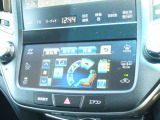 タッチパネル式のオートエアコン!車内をお好みの快適な温度に保つことが可能です。