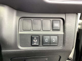両側オートスライドドアです。インテリジェントキーや運転席のスイッチで簡単にドアの開閉ができるので、とても便利な装備です♪