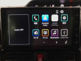 純正9インチスマホ連携ディスプレイオーディオを装備。フルセグTV・Bluetooth機能有り。Apple CarPlay/Android Auto に対応。スマホ内のナビや音楽再生のアプリを使用出来ます。