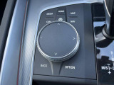 ●BMW Connected Drive:タッチパッドで、直感的なナビ操作が可能です!また、別途オプションでバッテリー電圧低下や、車両のメインテナンスを最寄のディーラーにて事前に通知されるサービスも♪
