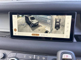 3Dサラウンドカメラ『車載の3Dカメラを駆使し、車をあらゆる角度から映像に変換、センターディスプレイに表示させ、安全な駐車をサポート。縦列駐車や狭い場所への駐車に大きく役立ちます。』