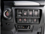 ドライバーモニタリングシステムなど様々な機能はパネルのスイッチで操作できます!!