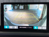 【バックカメラ】駐車時の後方を映像でリアルタイムに確認できます。大型商業施設や立体駐車場での駐車時や、暗いところでのバック時に大活躍!運転スキルに関わらず、今や必須となった装備のひとつです!