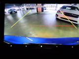 バックカメラからの映像はナビゲーションモニターで確認でき、ガイド線を目安に方向転換や駐車などスムーズで安全な運転には欠かせないです。