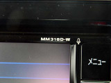日産純正ナビゲーションMM318D-Wが付いています。