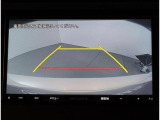 バックカメラの映像はナビ画面に表示されガイド線も表示されるので駐車の際に便利!!
