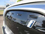 BMWの電気自動車を表すiのロゴ!
