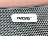 【BOSEサウンドシステム】メーカーオプションの高品位サウンドシステムを搭載。専用のチューニングが施された大小様々なスピーカーから良質なサウンドが奏でられ、臨場感あふれる音響空間を演出します。