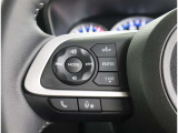 ステアリングスイッチは、各種設定や安全装置のON・OFF、クルーズコントロール、オーディオの操作などをお手元で操作できる便利な装備です!(車種・グレードにより異なります)
