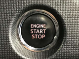 人気のスマートエントリーシステムを装備!スマートキー本体を携帯していればエンジンの始動と停止はボタンを押すだけの簡単に操作できます!一度使うと「手放せない」便利さです!