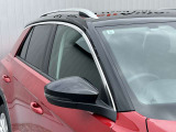 VWのサイドミラーは、死角になりやすい助手席側サイドを微調整できます。