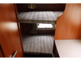 常設2段ベッドです。 上下段ともにベッドサイズは188cm×70cm程です。