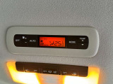 後席のエアコンです。車内温度の調整も快適に行っていただけます。