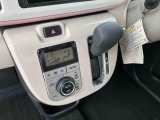 温度を決めてオートのスイッチを押すだけで、車内温度を快適に保つ”オートエアコン”!作動状況もディスプレイにてわかりやすく確認頂けます♪