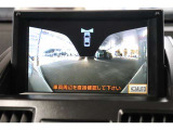 見通しの悪い路地などで活躍のフロントカメラも装備しています。