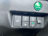 【インパネスイッチ類】ECONスイッチ、フロントガラス熱線スイッチ、横滑り防止装置、路外逸脱抑制機能、衝突軽減ブレーキ、車両接近通報装置の各作動スイッチが配置されています。