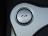 【SNOW】エンジントルクを抑制しタイヤの空転を抑える事で、雪道やアイスバーンのスムーズな発進・加速をサポート!!