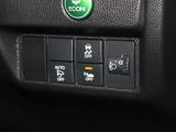 操作性に優れた運転席となります!小物入れや各ボタンの配置にこだわり、使いやすいです!座り心地もよく視認性も良好なのでロングドライブもお任せ下さい!