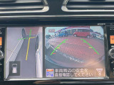左サイドカメラとフロントカメラ運転席から死角となりやすい車両左前部分や前方部分もバッチリ見えます♪