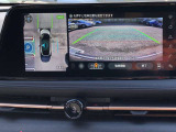 【パーキングアシスト機構搭載 アラウンドビューモニター装備】 フロント・左右ドアミラー・リヤの4つのカメラにより、車両を真上から見ているような映像をディスプレイに表示します。