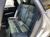 後部座席にはISOFIXが装備されておりますので、小さいお子様用のチャイルドシートも安全に装着できます。