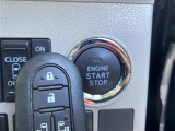 【 スマートキー・プッシュスタート 】鍵を挿さずにポケットに入れたまま鍵の開閉、エンジンの始動まで行えます!//