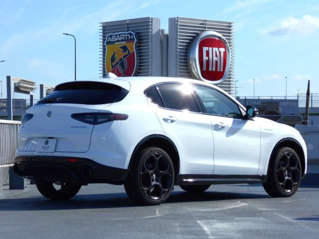 アルファロメオ ステルヴィオ 2.0 ターボ Q4 ヴェローチェ 4WD の中古