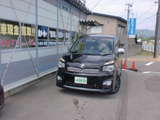 ヴォクシー 2.0 ZS 煌Z 4WD 