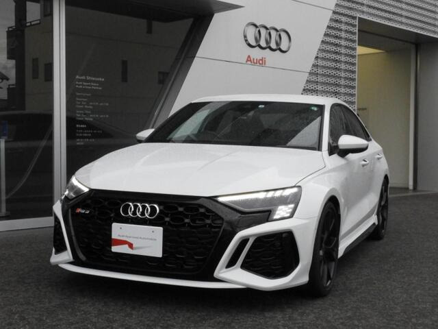 アウディ RS3セダン 