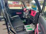 運転席シート廻りは使用感も少なく、良好な状態となっています。丁寧に使われていたことがよくわかりますね。