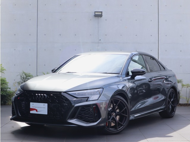 アウディ RS3セダン 