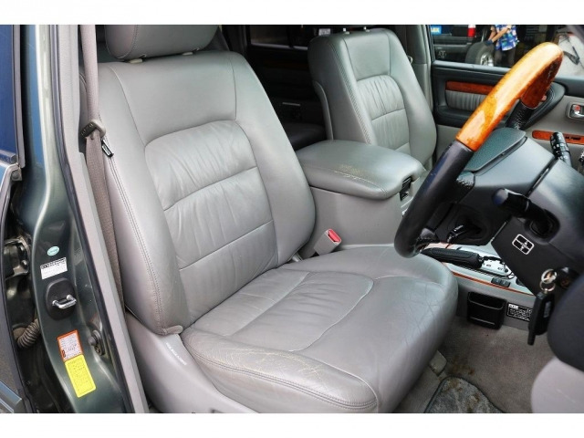 ランクル100 サードシート