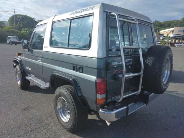 トヨタ ランドクルーザー70 3.4 LX FRPトップ ディーゼル 4WD 5MT