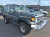 ランドクルーザー70バン!3ドア!ショート!グレードLX!FRPトップ!ディーゼルターボ!4WD!5MT!社外アルミ!