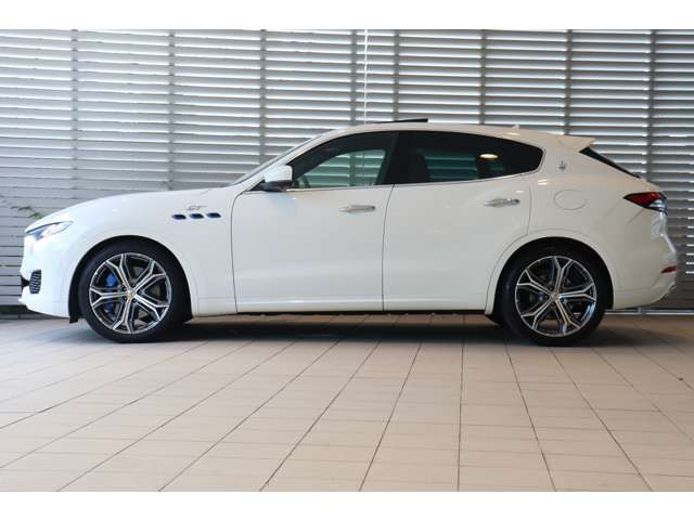 中古車 マセラティ レヴァンテ GT ハイブリッド 4WD の中古車