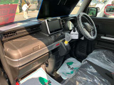 運転席・助手席の俯瞰視点です!乗った際のイメージが湧きます!